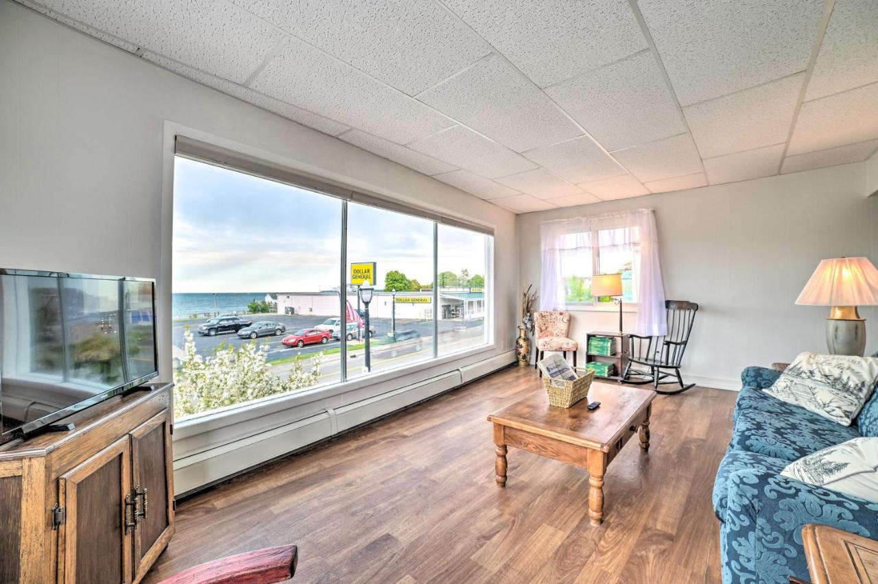 Walkable St Ignace Condo With Lake Huron Views 세인트이그나스 외부 사진