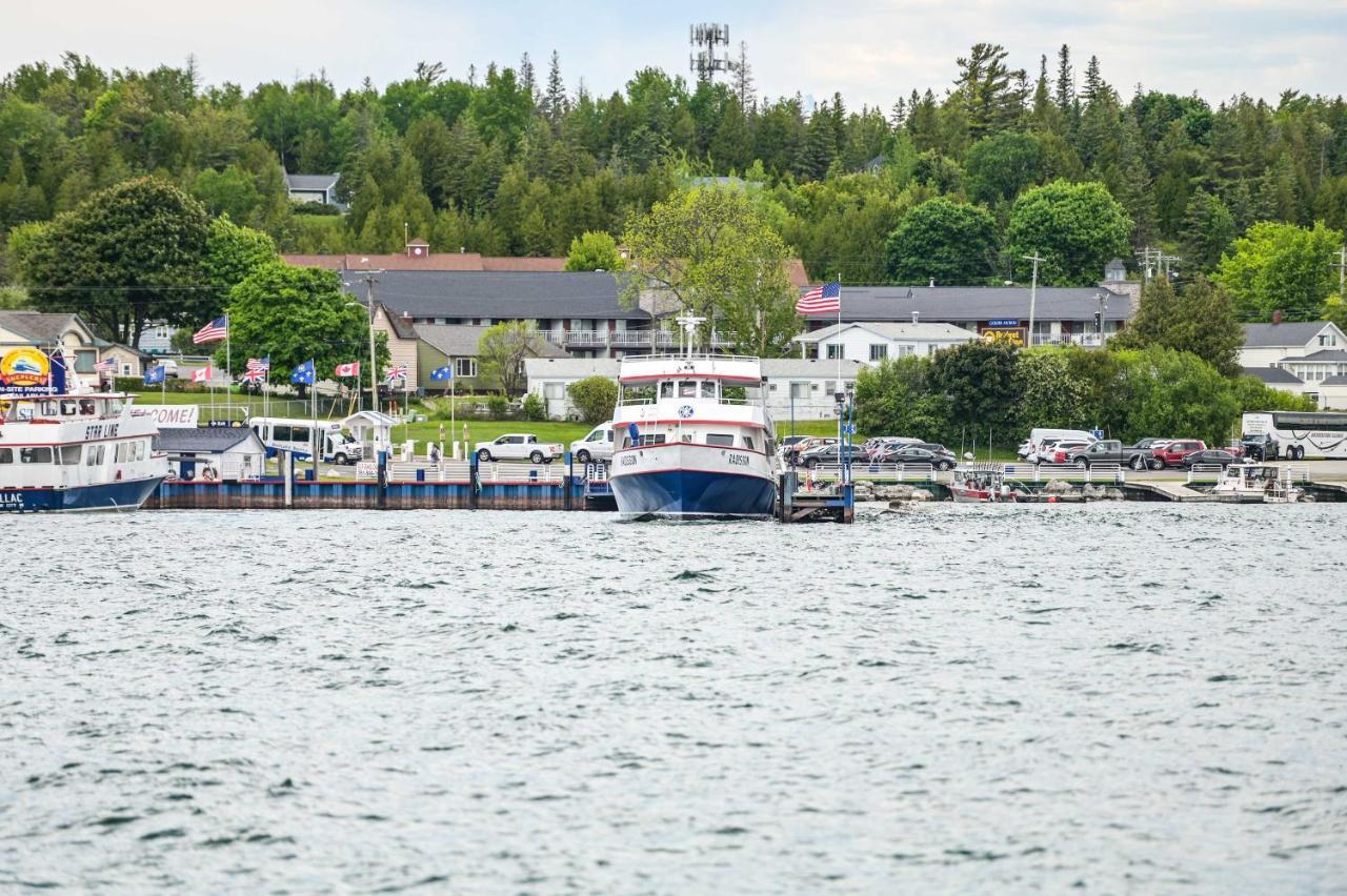 Walkable St Ignace Condo With Lake Huron Views 세인트이그나스 외부 사진